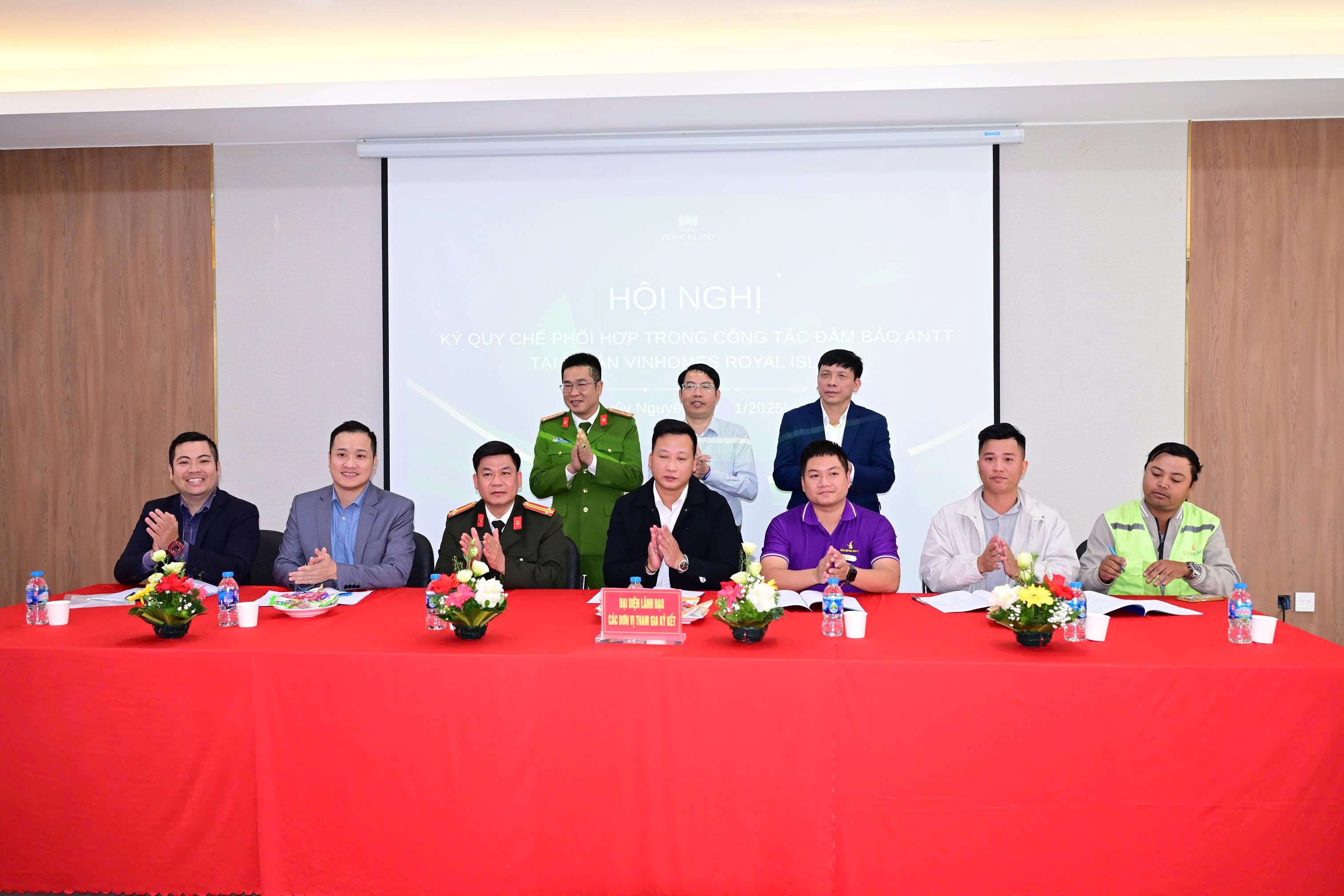 Công an phường Thủy Nguyên ký kết Quy chế phối hợp bảo đảm ANTT tại Dự án Vinhomes Royal Island